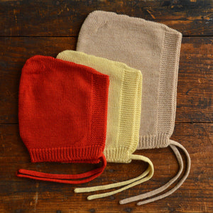 Hvid Pixie Baby Bonnet - 100% Merino Wool (0-12m)