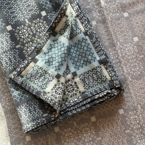 Welsh Knot Garden Throw - 100% Lambswool - Bluestone (120x200cm)