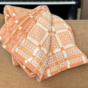 Welsh Knot Garden Throw - 100% Lambswool - Cwrel (120x200cm)