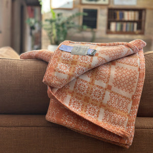 Welsh Knot Garden Throw - 100% Lambswool - Cwrel (120x200cm)