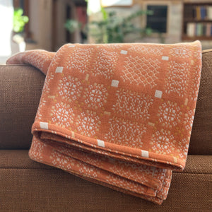 Welsh Knot Garden Throw - 100% Lambswool - Cwrel (120x200cm)