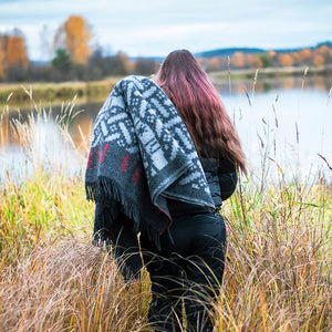 Jacquard Woven Throw - 100% Wool - Futhark (200x130cm)