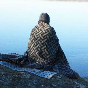Jacquard Woven Throw - 100% Wool - Futhark (200x130cm)