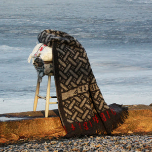 Jacquard Woven Throw - 100% Wool - Futhark (200x130cm)
