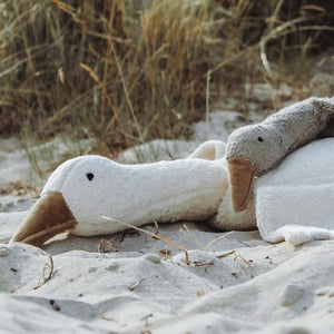 Cuddly Goose Toy/Heat Pack in Organic Cotton/Lambswool - White (Large)