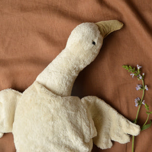 Cuddly Goose Toy/Heat Pack in Organic Cotton/Lambswool - White (Large)
