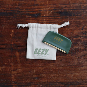 The Eezy Fabric Comb