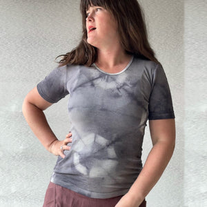 Women's Plant Dyed T-Shirt in Organic Merino/Silk - Anthracite