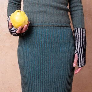 Brioche Handwarmers - 100% Chunky Highland Wool - Black/Ecru (Adult)