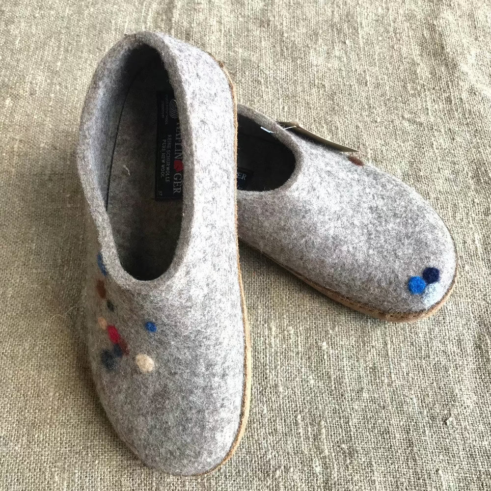 Unisex Wool Felt Moccasin with Leather Sole Taupe (EU37) - NEW/MENDED
