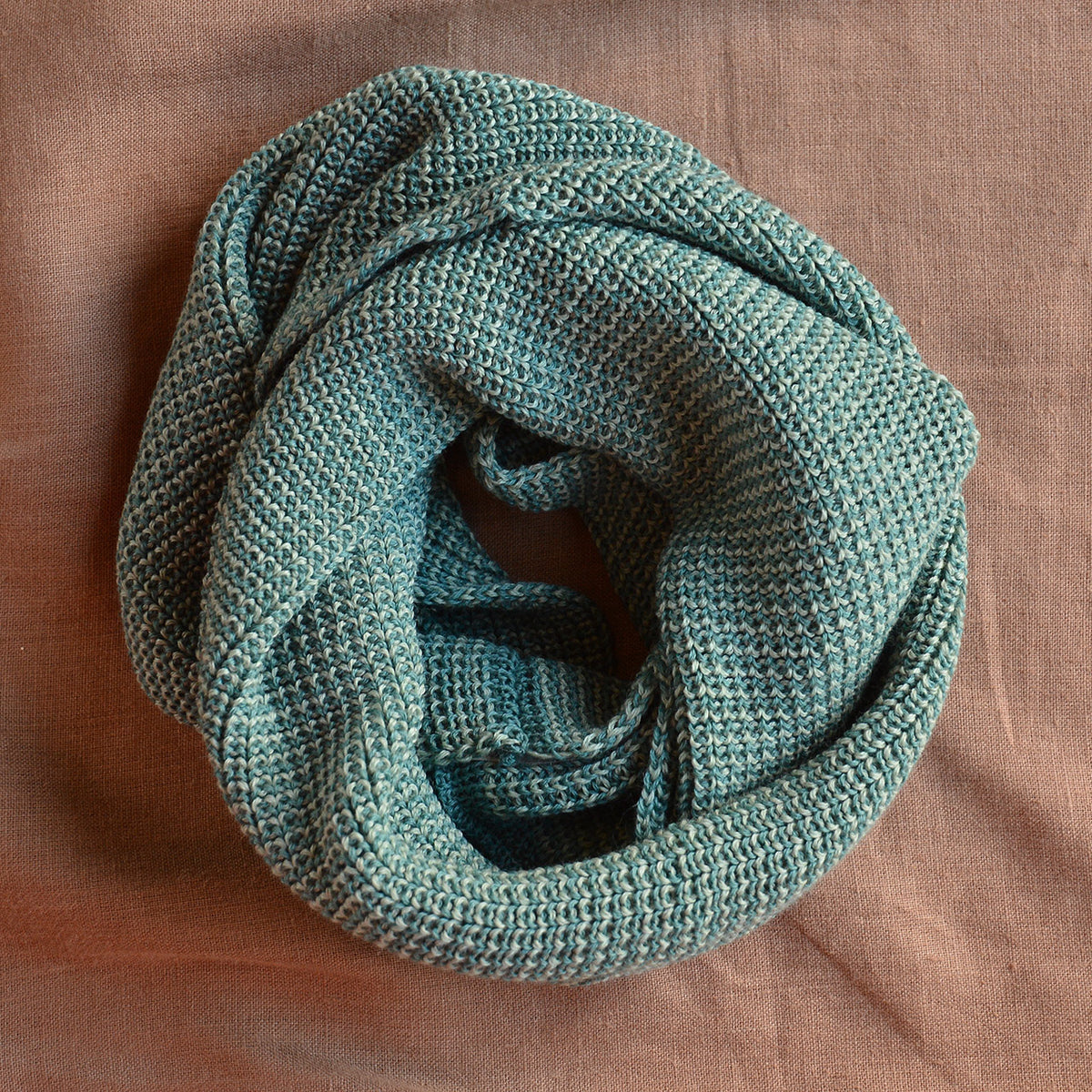 Loop Scarf in Organic Merino (Adults)