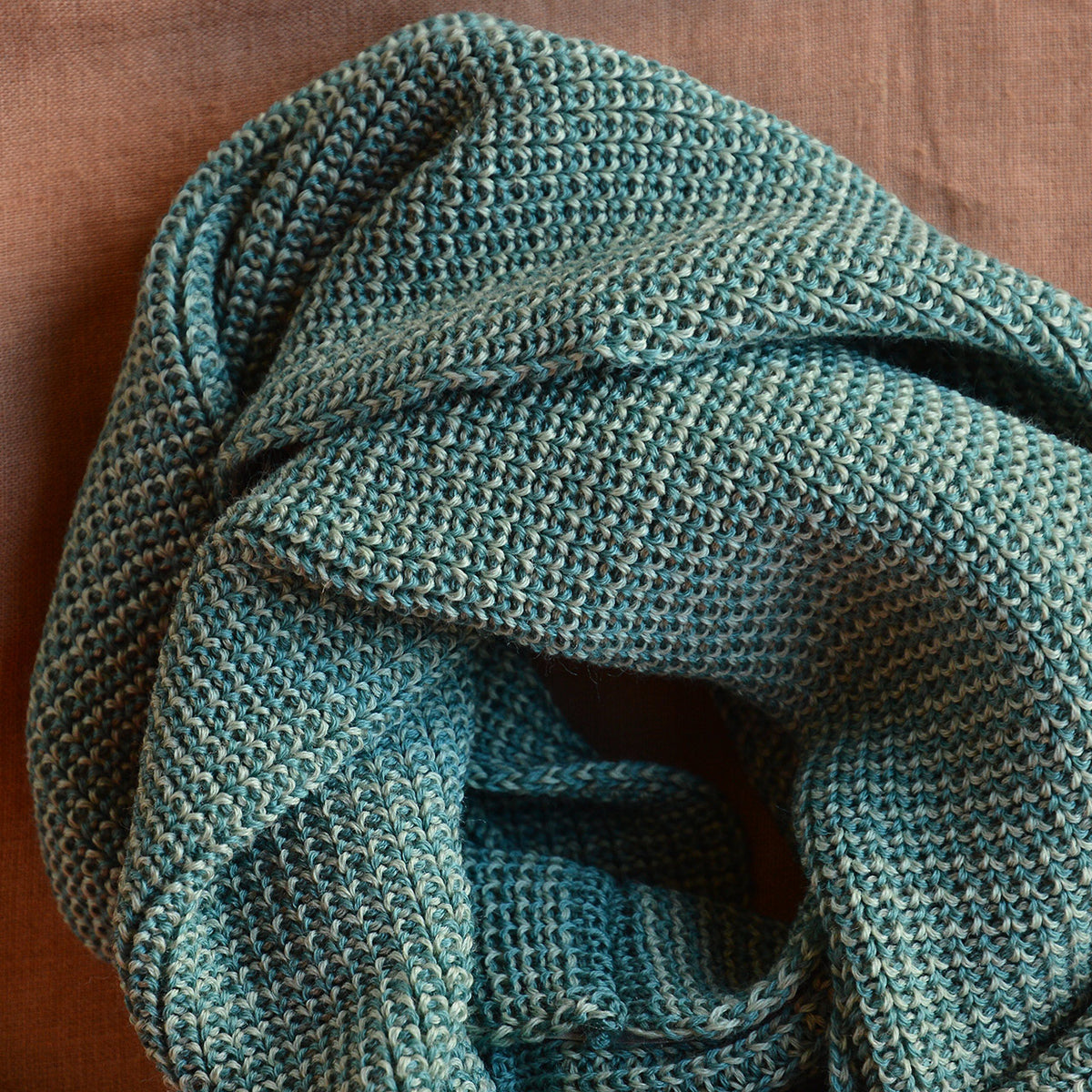 Loop Scarf in Organic Merino (Adults)