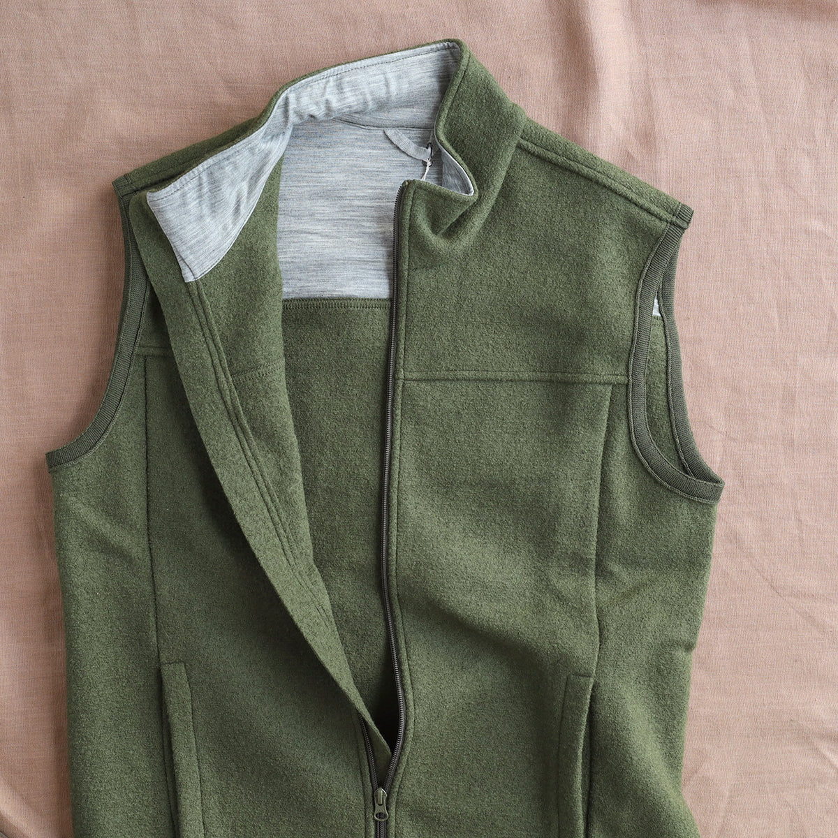 Men's Boiled Organic Wool Vest - Olive