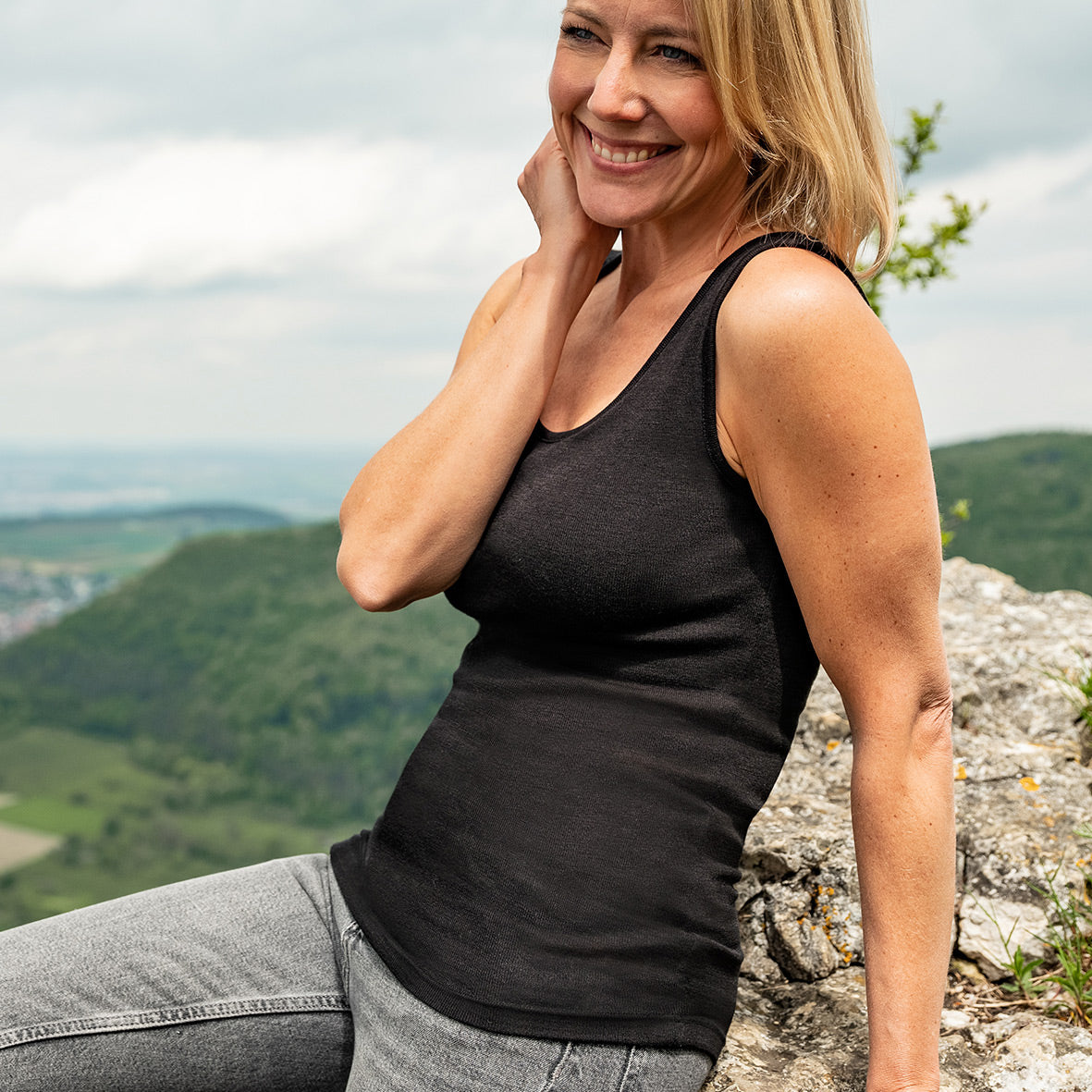 Women's Sleeveless Vest - Organic Merino/Silk