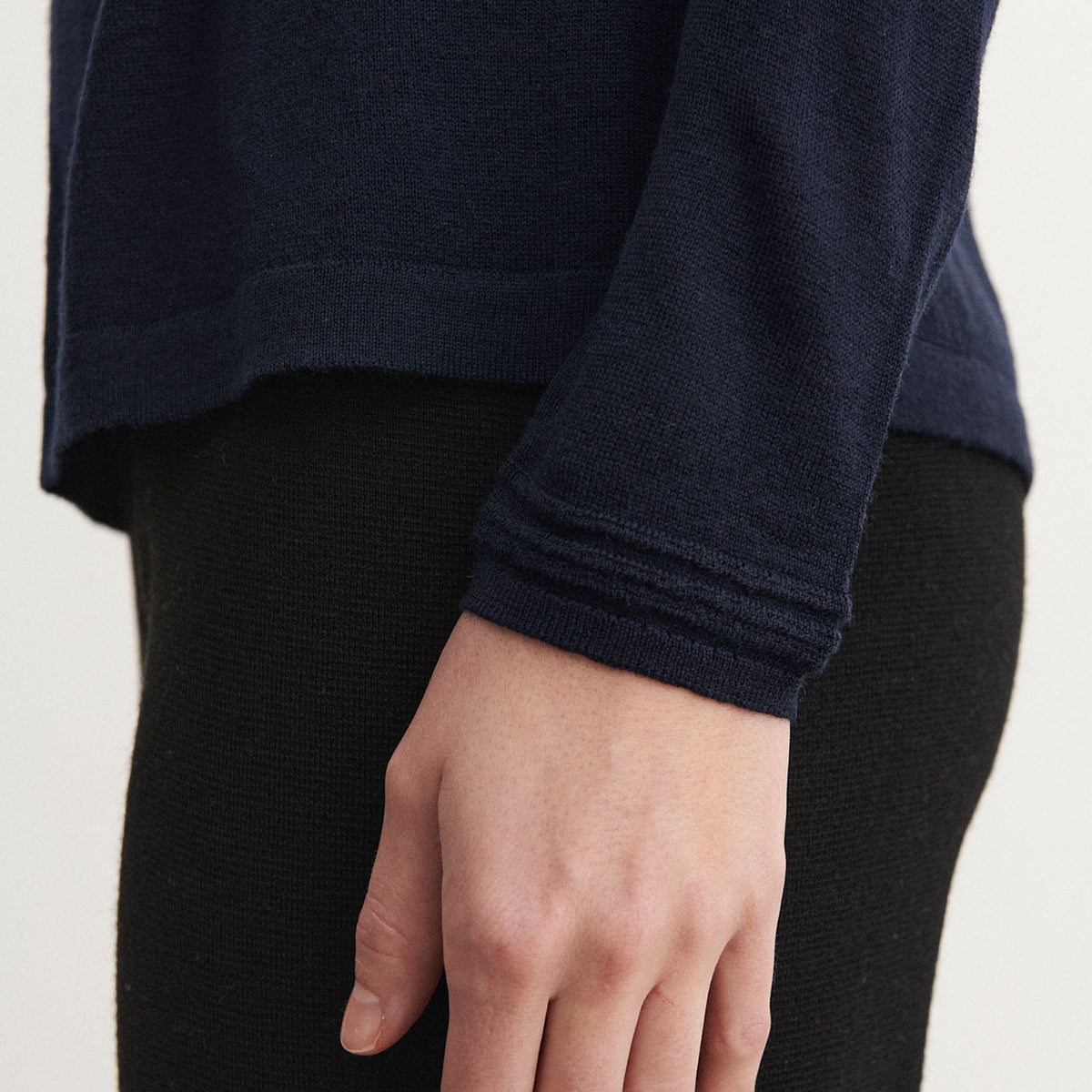 Women's Long Sleeve Top - 100% Merino - Dark Navy (S-L) *Arriving 2026