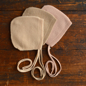 Hvid Baby Bonnet - 100% Merino Wool (Newborn)
