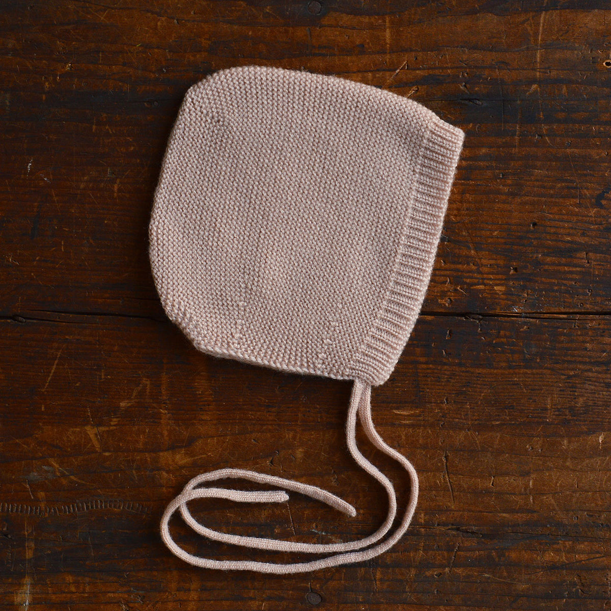 Hvid Baby Bonnet - 100% Merino Wool (Newborn)