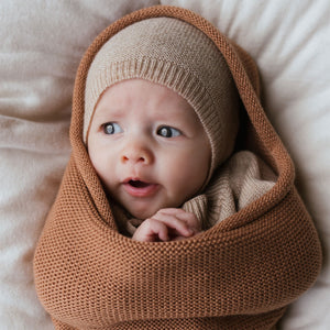 Hvid Baby Bonnet - 100% Merino Wool (Newborn)