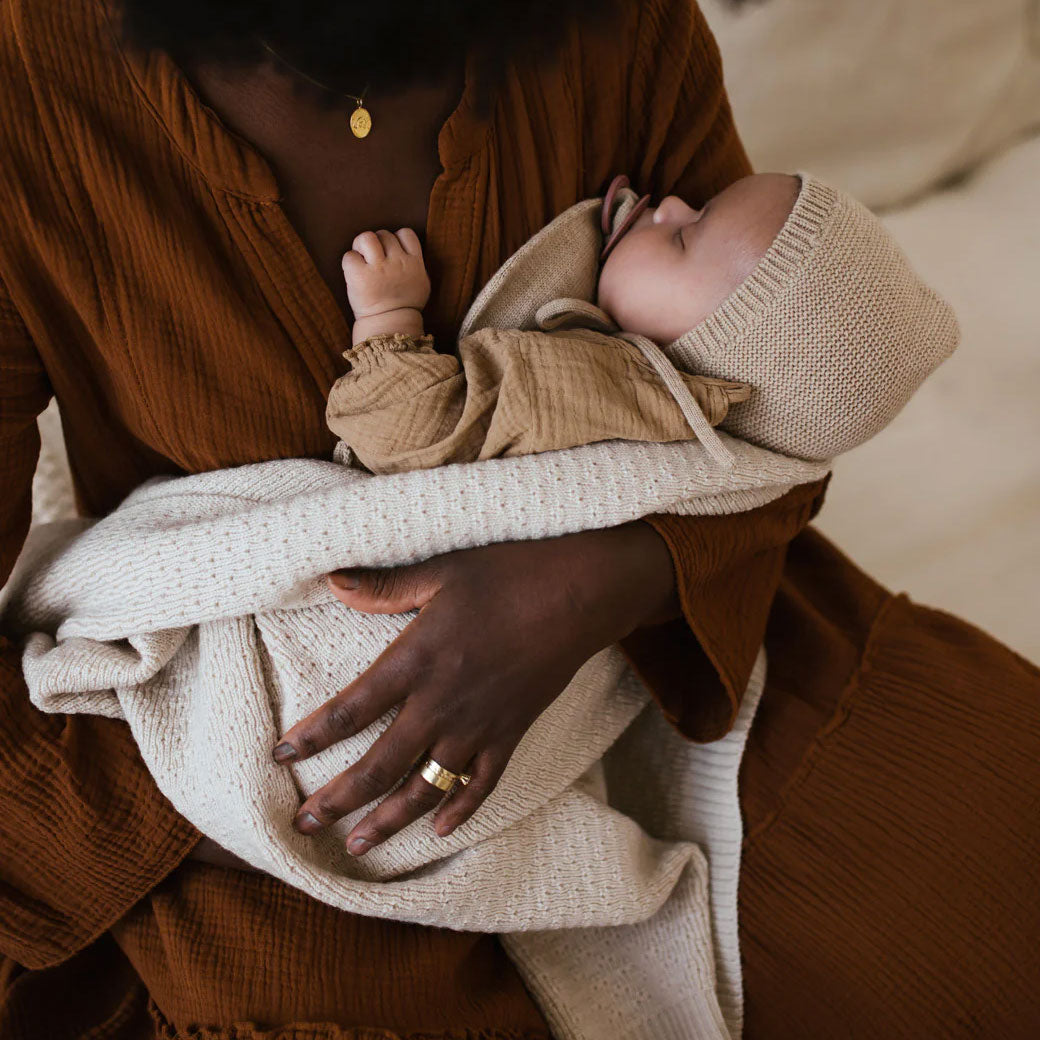 Hvid Baby Bonnet - 100% Merino Wool (Newborn)