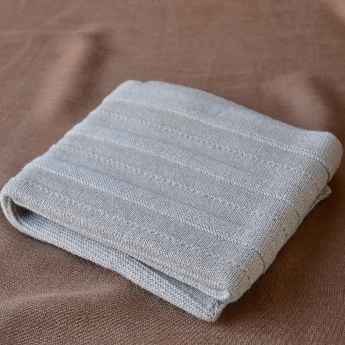 Hvid Holly Baby Blanket - 100% Merino Lambswool (70x95cm)