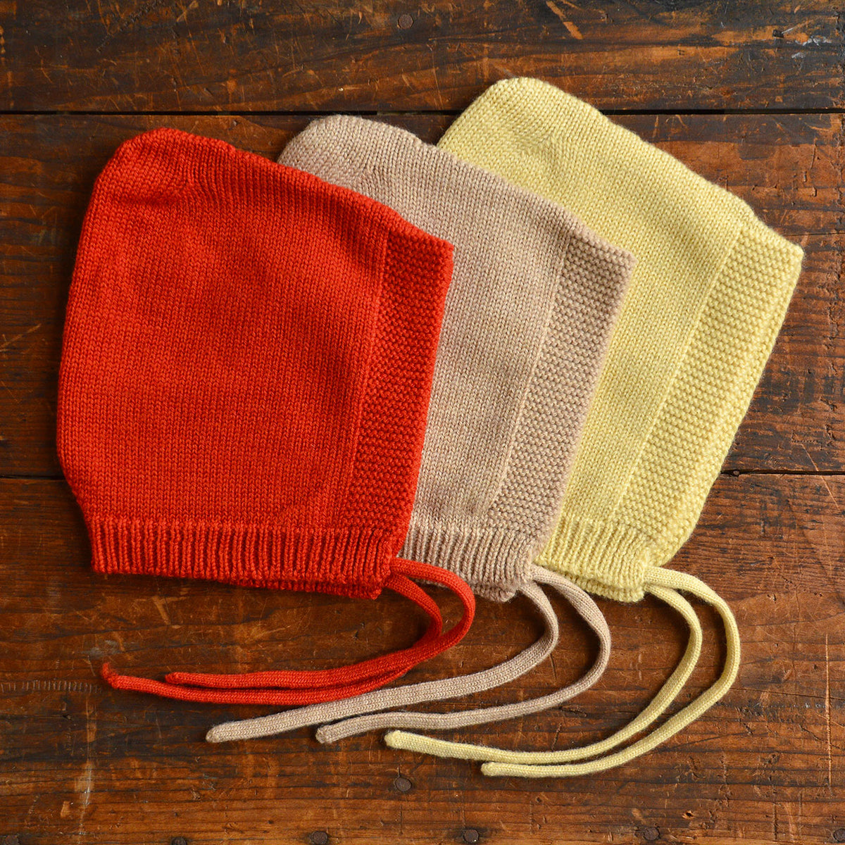 Hvid Pixie Baby Bonnet - 100% Merino Wool (0-12m)