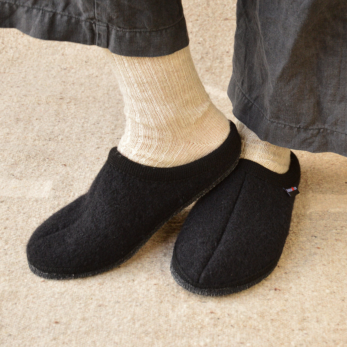 Boiled Wool Slippers - Alaska - Schwarz (Adults 36-48)