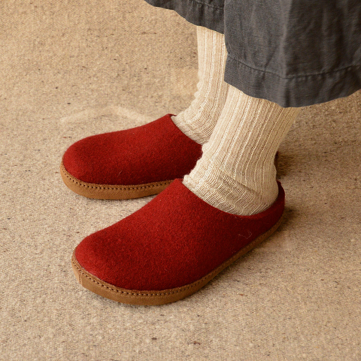 Wool Felt Slippers - Toffel - Rubin (Adults 36-42)