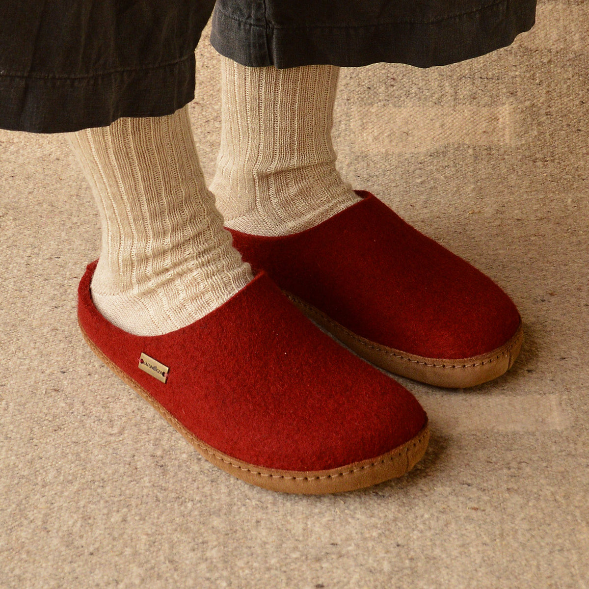 Wool Felt Slippers - Toffel - Rubin (Adults 36-42)