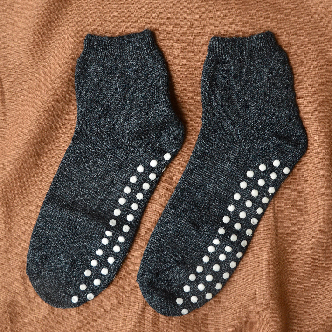Wellness Grippy Ankle Socks - Organic Wool/Silk (Adults 36-43)