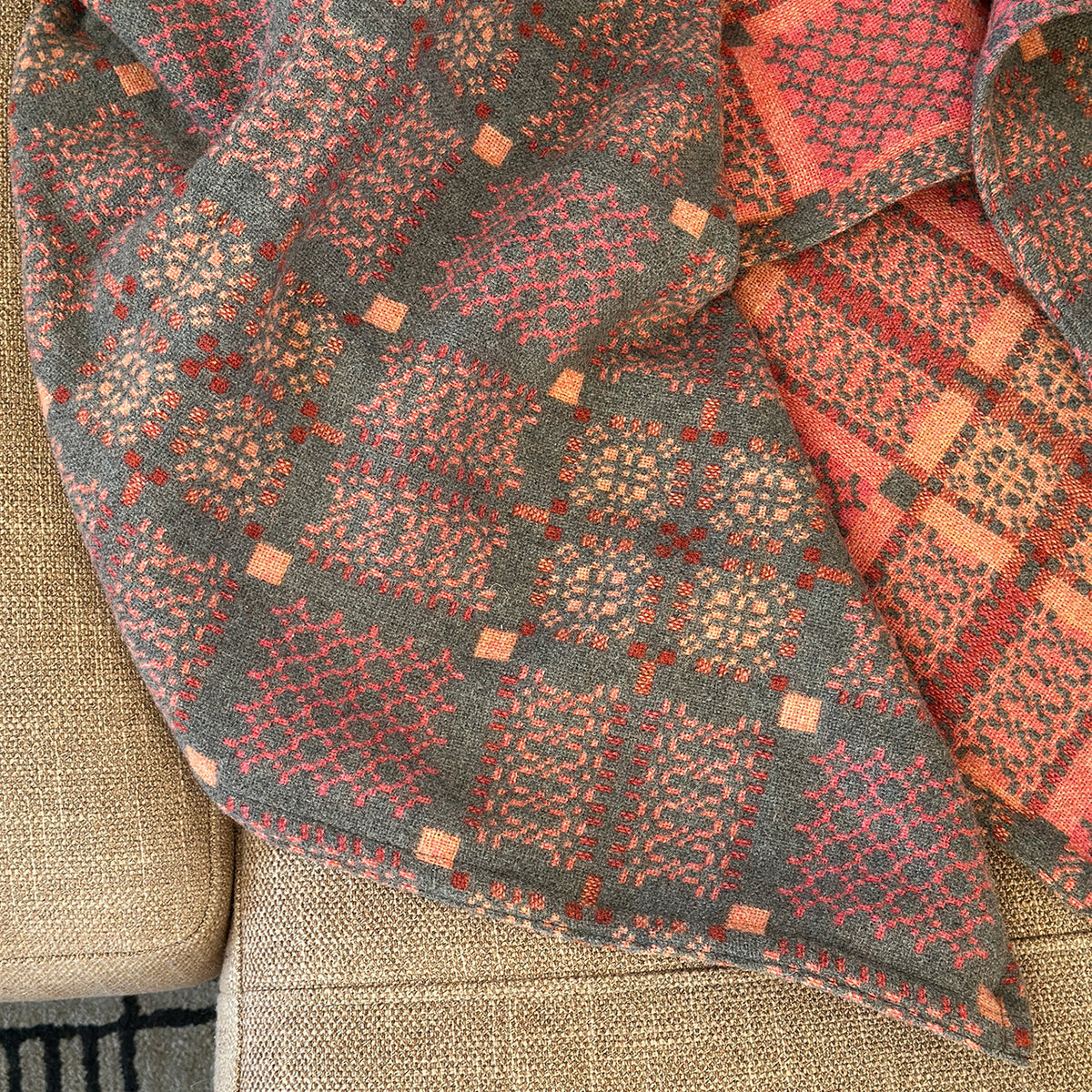 Welsh Knot Garden Throw - 100% Lambswool - Copper (120x200cm)
