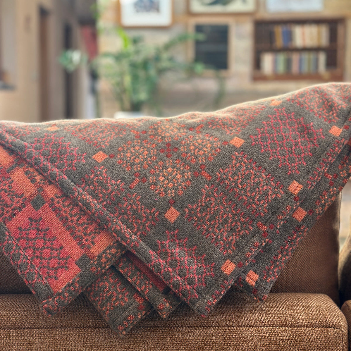 Welsh Knot Garden Throw - 100% Lambswool - Copper (120x200cm)