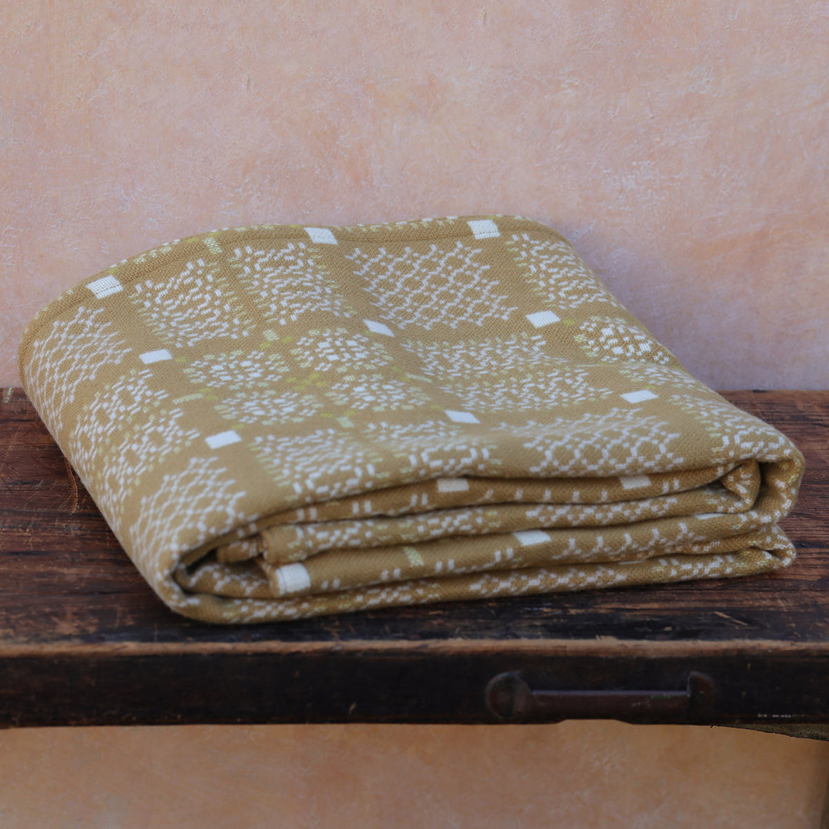 Welsh Knot Garden Throw - 100% Lambswool - Mel (200x120cm)