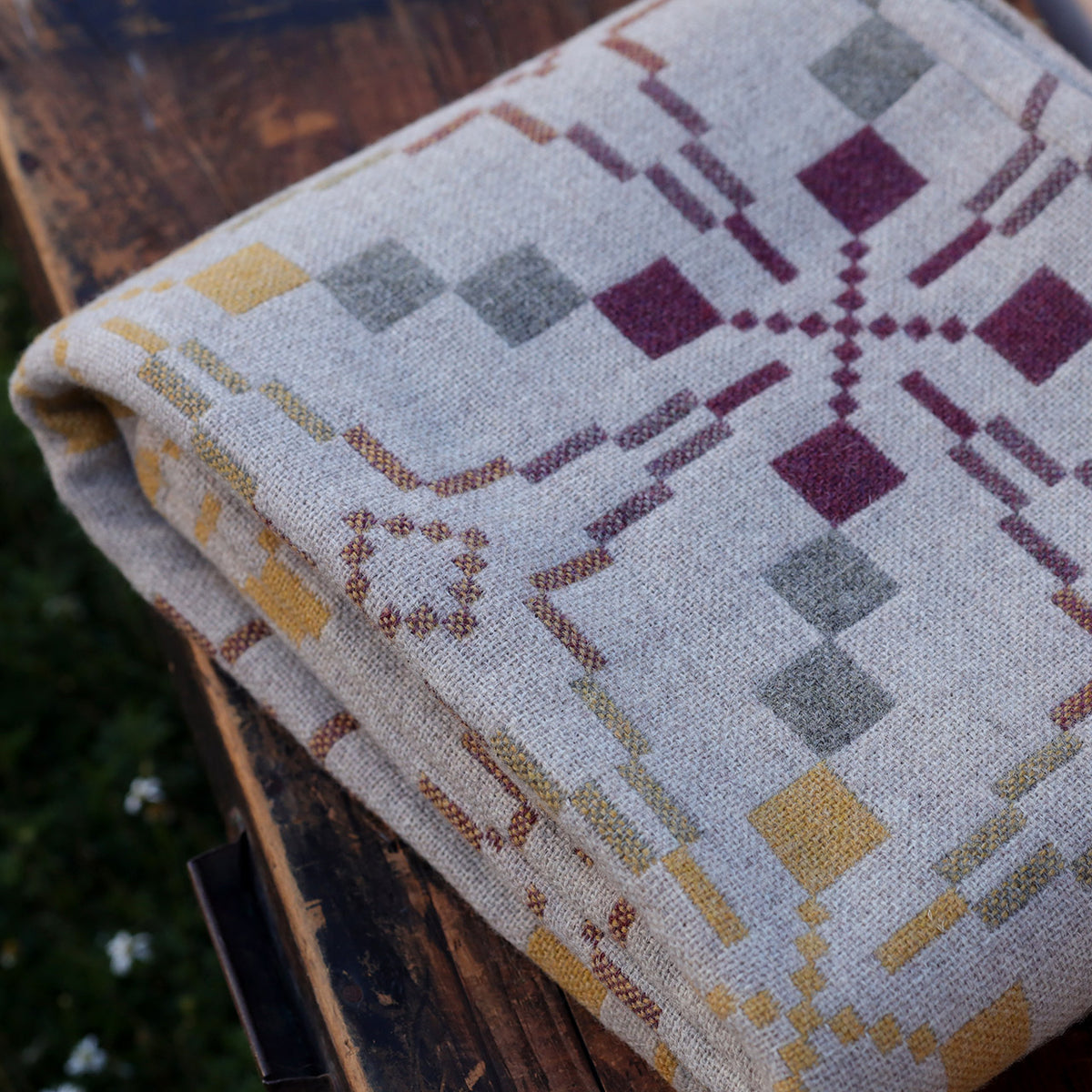 Welsh Vintage Star Throw - 100% Lambswool - Clay (200x120cm)