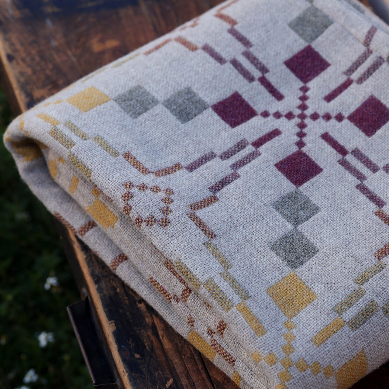 Welsh Vintage Star Throw - 100% Lambswool - Clay (200x120cm)