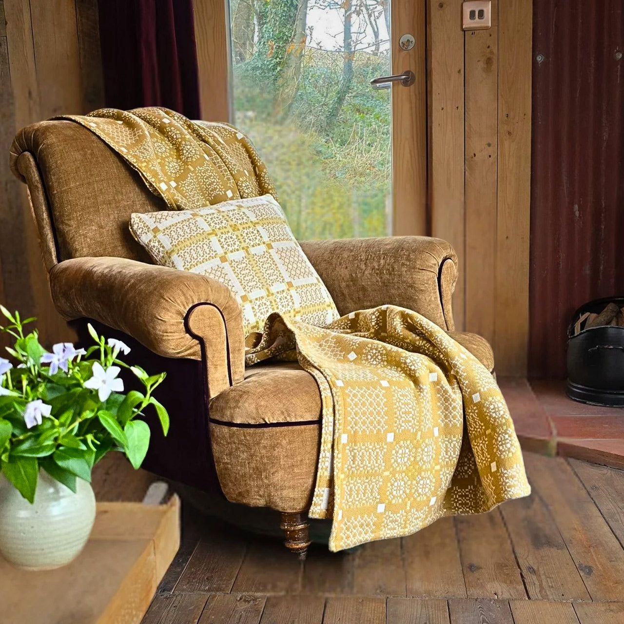 Welsh Knot Garden Throw - 100% Lambswool - Mel (200x120cm) *Returning soon