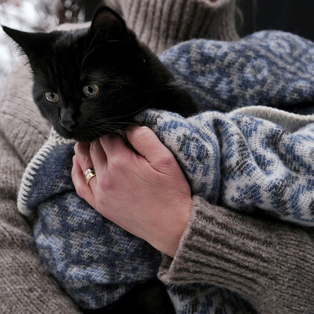 Jacquard Woven Blanket - 100% Wool - Darlana Blue (130x90cm)