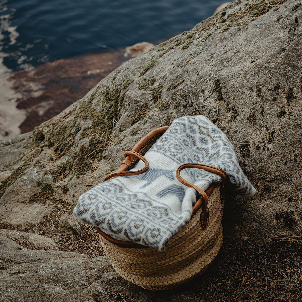 Jacquard Woven Blanket - 100% Wool - Darlana Blue (130x90cm)