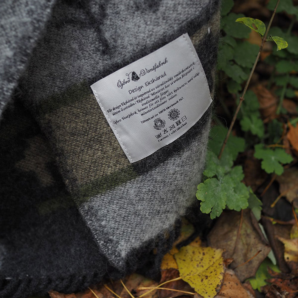 Jacquard Woven Throw - 100% Wool - Ekshärad (200x130cm)