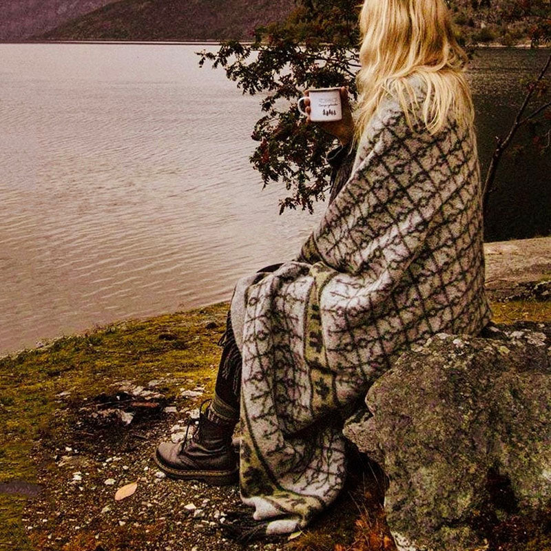 Jacquard Woven Throw - 100% Wool - Ekshärad (200x130cm)