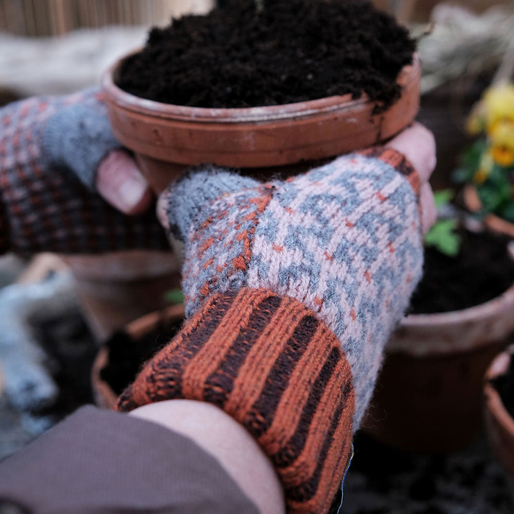 Jacquard Knit Hand Warmers - 100% Merino - Fästfolk (Adults)