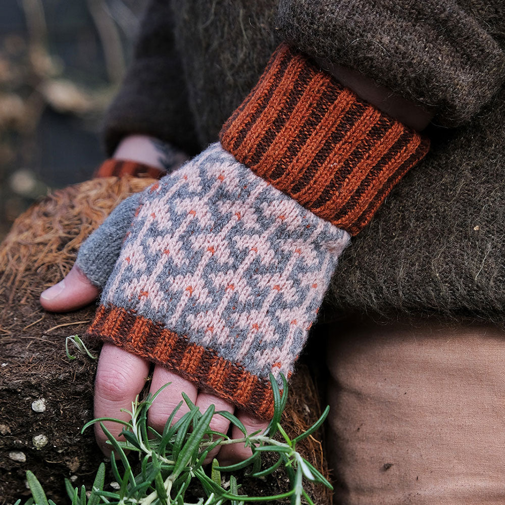 Jacquard Knit Hand Warmers - 100% Merino - Fästfolk (Adults)