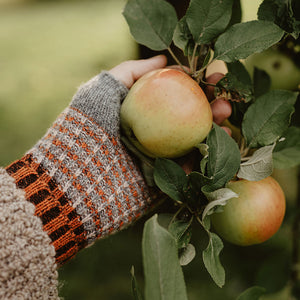 Jacquard Knit Hand Warmers - 100% Merino - Fästfolk (Adults)