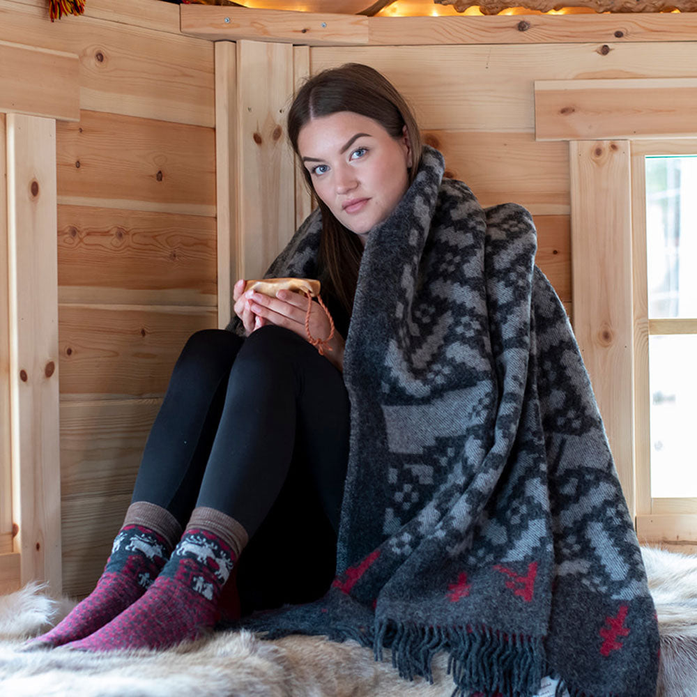 Jacquard Woven Throw - 100% Wool - Futhark (200x130cm)