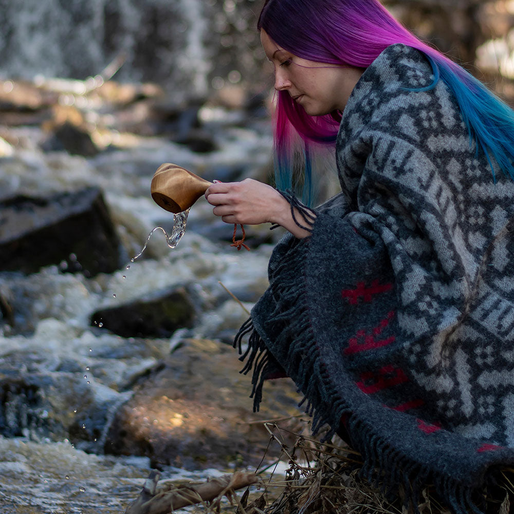 Jacquard Woven Throw - 100% Wool - Futhark (200x130cm)