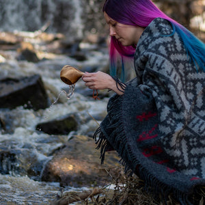 Jacquard Woven Throw - 100% Wool - Futhark (200x130cm)