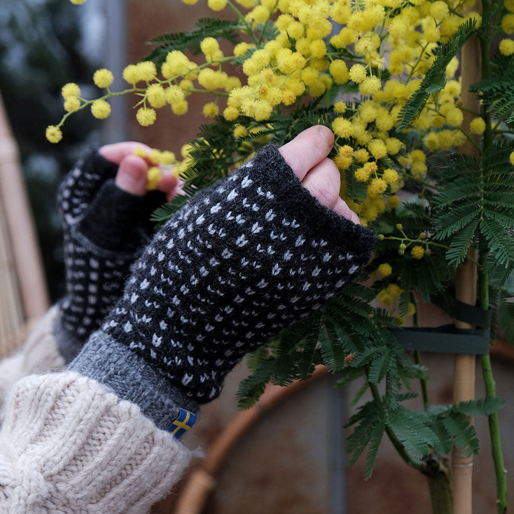 Jacquard Knit Hand Warmers - 100% Merino - Skaftö (Adults)