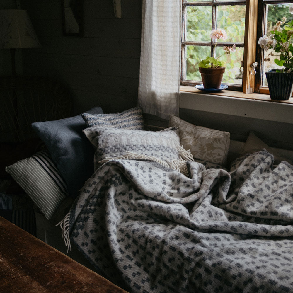 Jacquard Woven Throw - 100% Wool - Skaftö (200x130cm)