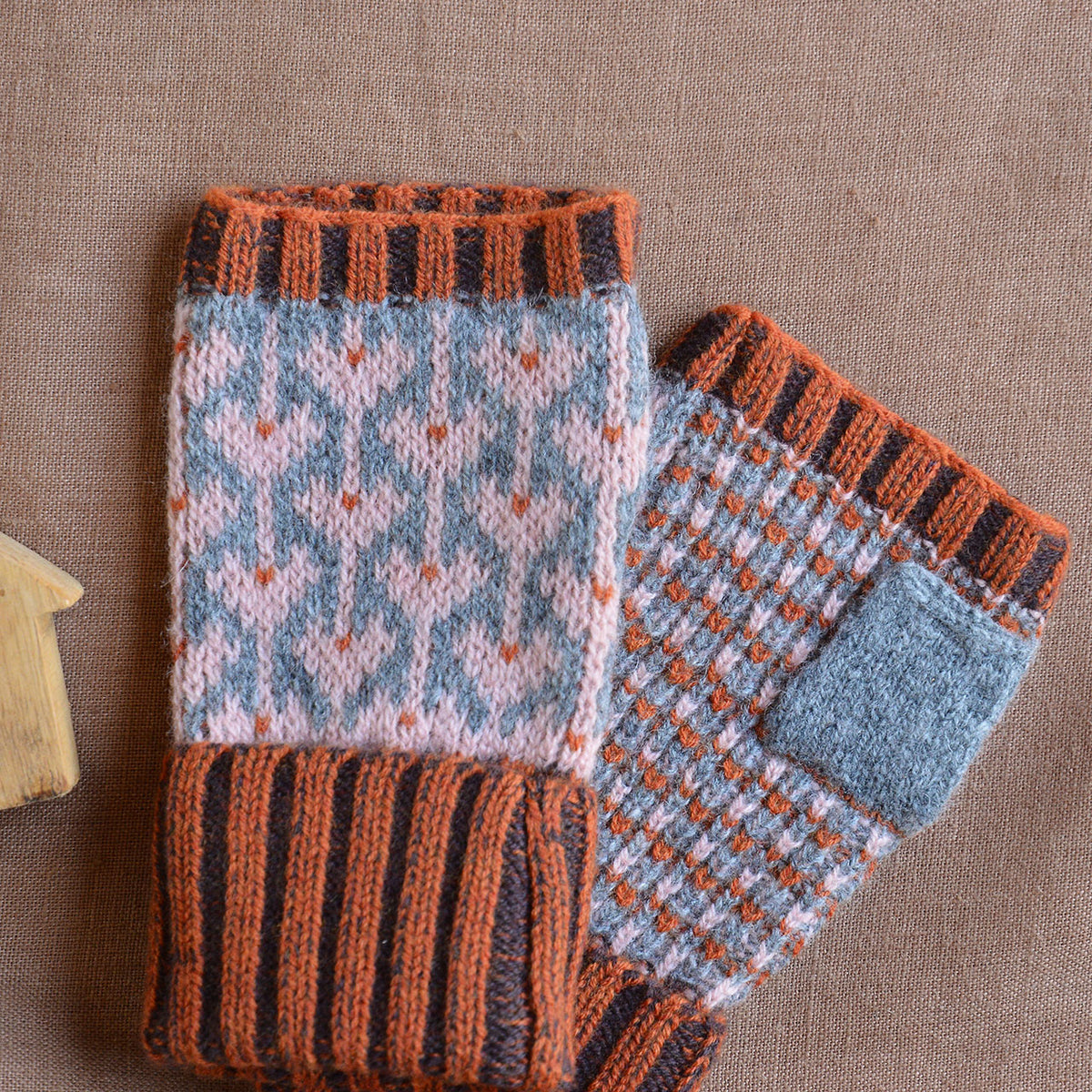 Jacquard Knit Hand Warmers - 100% Merino - Fästfolk (Adults)