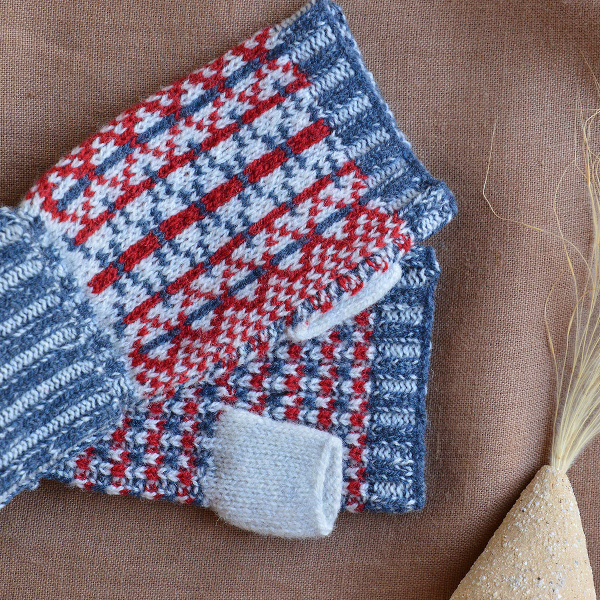 Jacquard Knit Hand Warmers - 100% Merino - Lycksele (Adults)