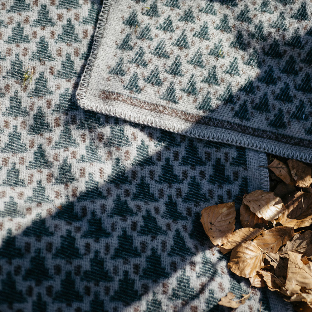 Jacquard Woven Cot Blanket - 100% Wool - Skogen (130x90cm)